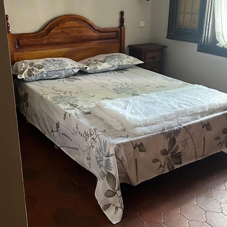 Отель Hostal Sabor Fusion Ла-Прадера-де-Навалорно Экстерьер фото
